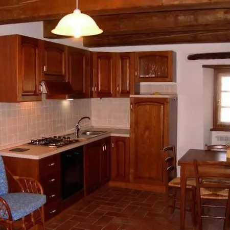 アパート In Einem Historischen Steinhaus By Interhome